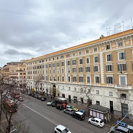 Domus Leonis Apartment Rome