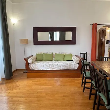 Apartment Domus Leonis *